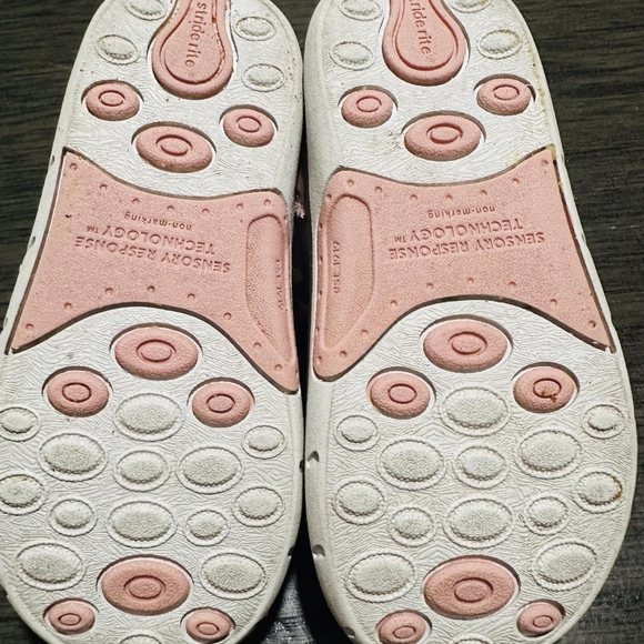 Shoes - Picture 3 of 4